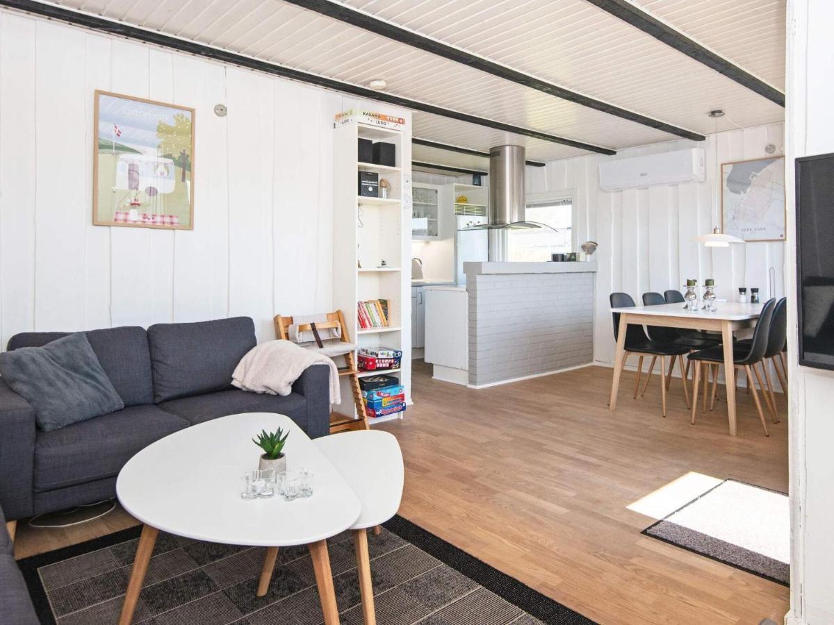 4 Person Holiday Home In Hemmet Exterior photo